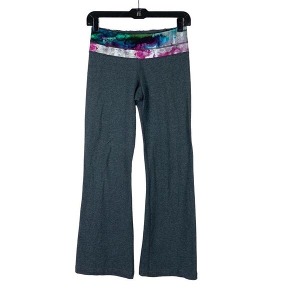 lululemon athletica Pants - Lululemon Groove Pant Blurred Blossoms Heathered Fossil Flare Yoga Pants *FLAWS*